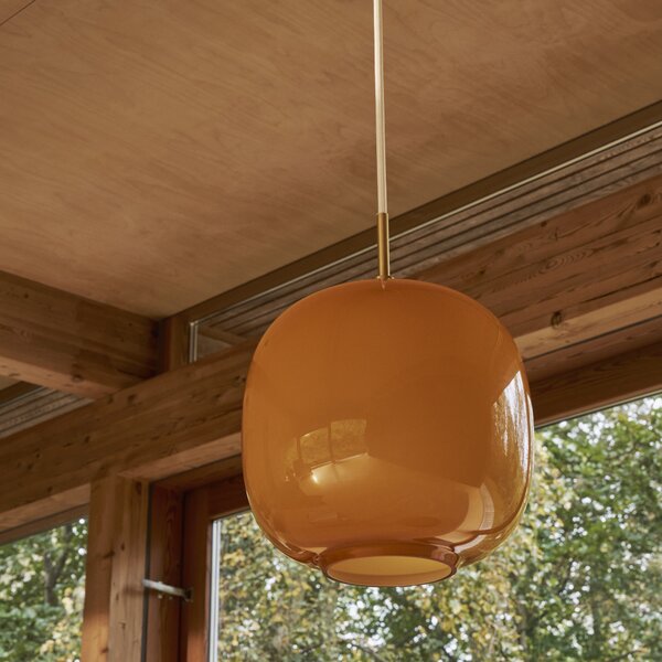 Závesná lampa VL 45 Radiohus, 175, Brass / White Opal – Louis Poulsen