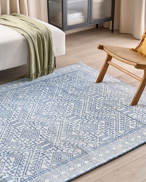 Koberec modrá a biela polyester 160 x 230 cm geometrický vzor jednofarebný moderný minimalistický štýle obývacia izba spálňa