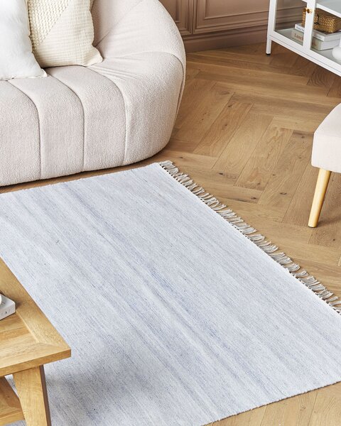 Koberec svetlomodrý recyklovaný syntetický materiál 160 x 230 cm so strapcami interiér exteriér