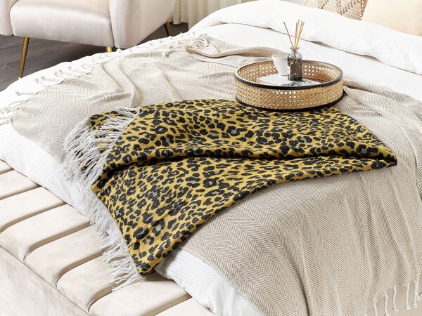 Prikrývka hnedá a čierna akryl polyester 130 x 170 cm zvierací vzor strapce moderný štýl obývacia izba spálňa