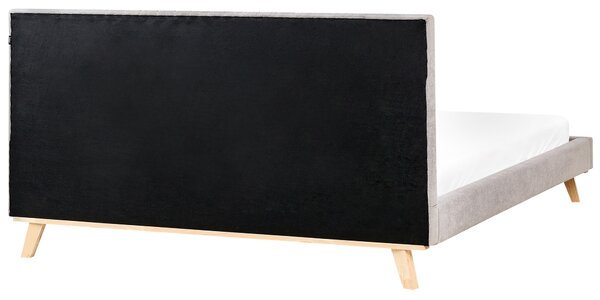 Posteľ svetlosivá 180 x 200 cm čalúnený ženilkový rám postele vysoké prešívané čelo spálňa