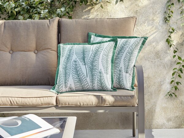 Sada 2 vonkajších dekoratívnych vankúšov zelená polyester 45 x 45 cm vzor listov záhradné doplnky