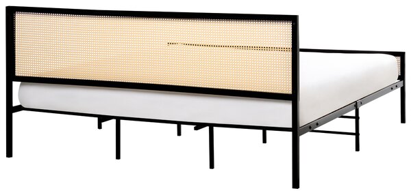 Posteľ čierna železo kovový rám 180 x 200 cm lamelový rošt PE ratan viedenský výplet s čelom moderný boho štýl spálňa
