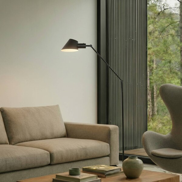 Stojacia lampa Lindby Corali, čierna, kov, výška 176,5 cm, Čierna, Obývacia izba / jedáleň, kov, Moderný, Stojaca lampa