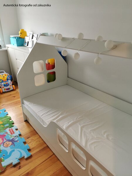 MAXMAX Detská domčeková posteľ KIDHOUSE so zásuvkou - biela - ľavá - 160x80 cm