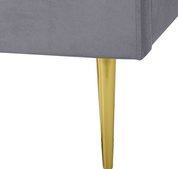 Posteľ sivá čalúnená zamatová 180 x 200 cm čalúnené čelo zlaté nohy lamelový rošt minimalistický dizajn