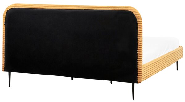 Posteľ oranžová menčestrová 180 x 200 cm čalúnené čelo čierne nohy lamelový rošt minimalistický dizajn