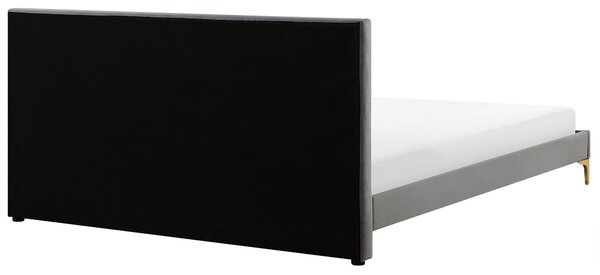 Rám postele 180 x 200 cm sivá zamatové čalúnenie s čelom zlaté nohy spálňa moderný glamour štýl