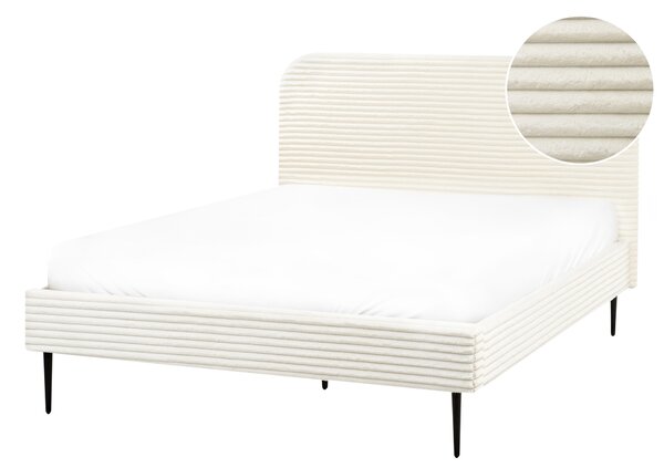 Posteľ krémová biela menčestrová 140 x 200 cm čalúnené čelo čierne nohy lamelový rošt minimalistický dizajn