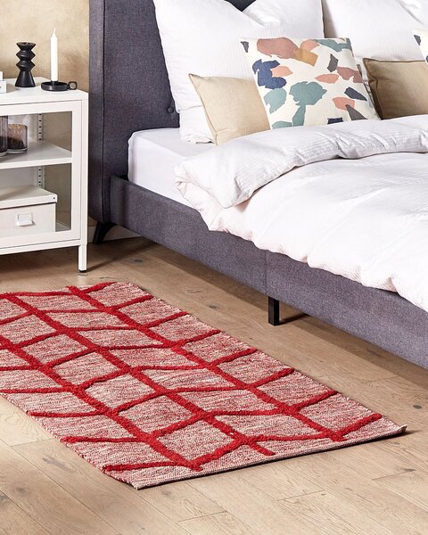 Koberec červený bavlna 80 x 150 cm geometrický vzor ručne všívaný obdĺžnikový tvar boho štýl obývačka spálňa