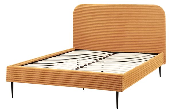 Posteľ oranžová menčestrová 140 x 200 cm čalúnené čelo čierne nohy lamelový rošt minimalistický dizajn