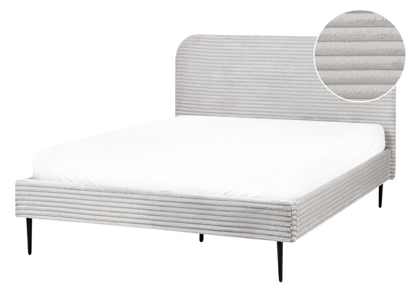 Posteľ svetlosivá menčestrová 140 x 200 cm čalúnené čelo čierne nohy lamelový rošt minimalistický dizajn