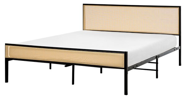 Posteľ čierna železo kovový rám 160 x 200 cm lamelový rošt PE ratan viedenský výplet s čelom moderný boho štýl spálňa