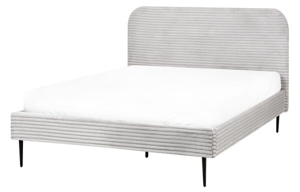 Posteľ svetlosivá menčestrová 140 x 200 cm čalúnené čelo čierne nohy lamelový rošt minimalistický dizajn