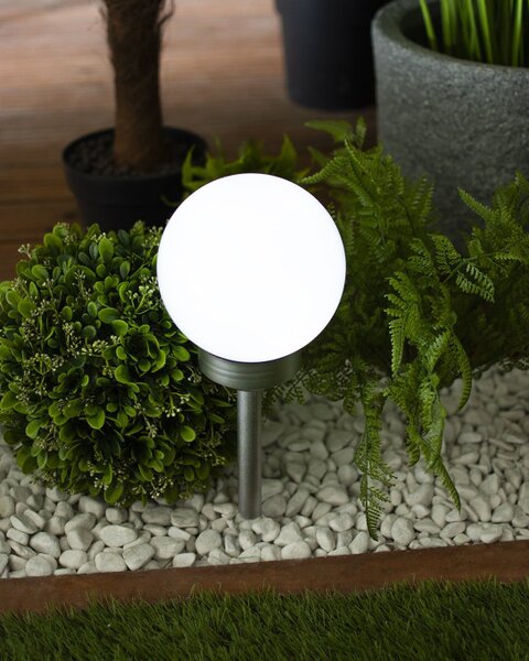 Solárna lampa GLOBEA strieborná