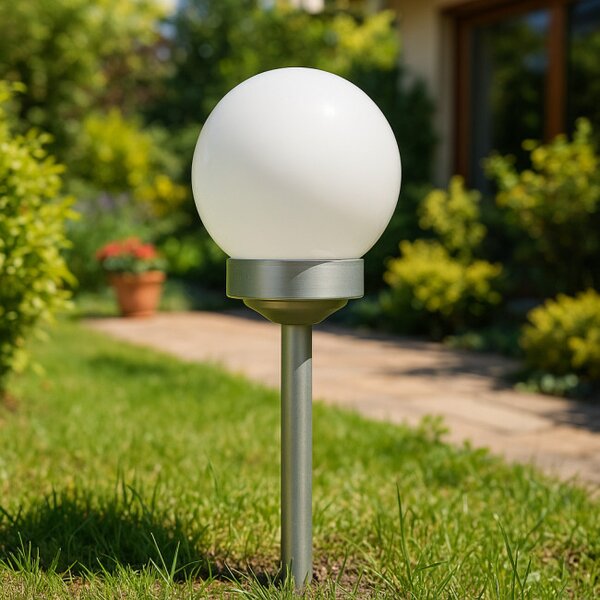 Solárna lampa GLOBEA strieborná