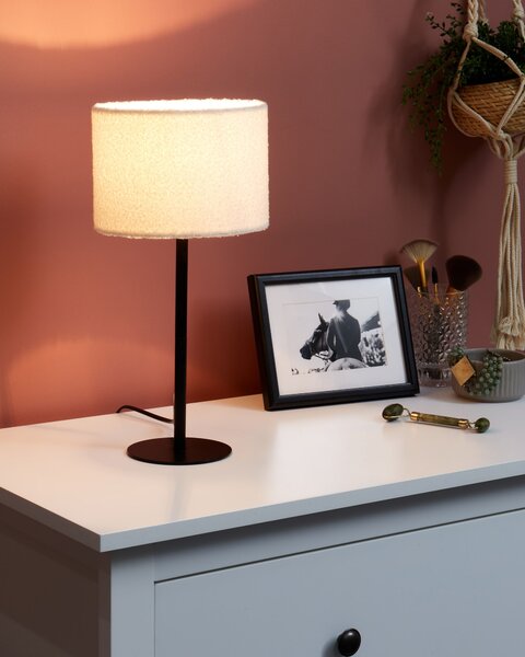Stolná nočná lampa biela tienidlo z buklé kovový podstavec 40 cm moderný štýl obývacia izba spálňa