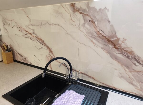 Manufakturaplyt Flexi panel Caffe Latte – lesklý, 280 × 122 cm