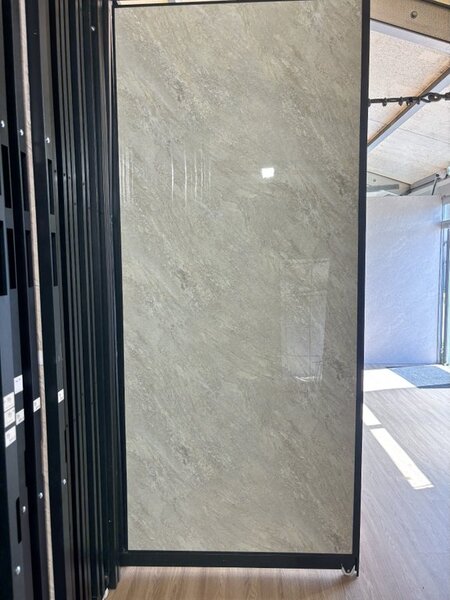 Manufakturaplyt Flexi panel Pieskový kameň – lesklý, 280 × 122 cm