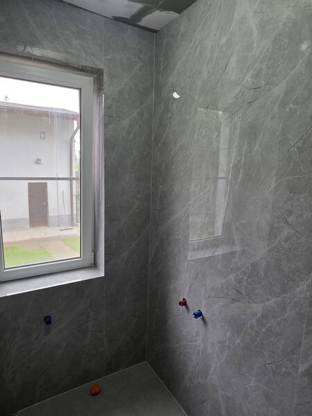 Manufakturaplyt Flexi panel Sivý mramor – lesklý, 280 × 122 cm