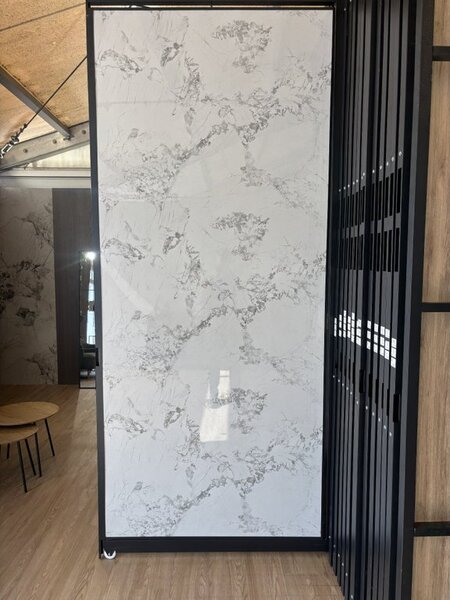 Manufakturaplyt Flexi panel Crystal White – lesklý, 280 × 122 cm