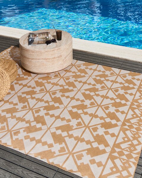 Koberec béžový syntetický materiál 80 x 150 cm izbový vonkajší s geometrickým vzorom moderný balkón a terasa
