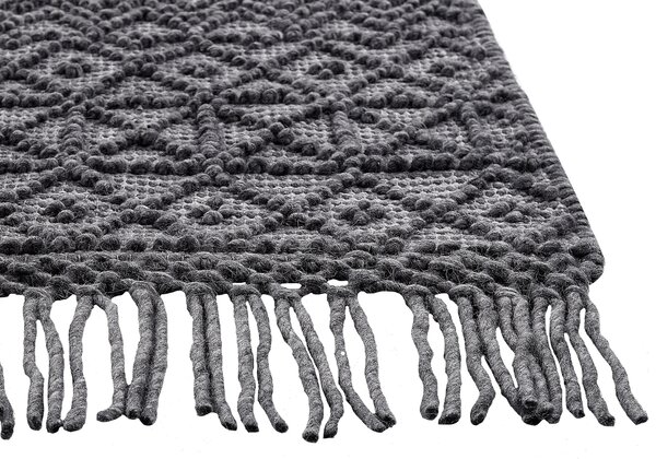 Koberec čierny vlna a polyester 160 x 230 cm geometrický vzor strapce boho moderný