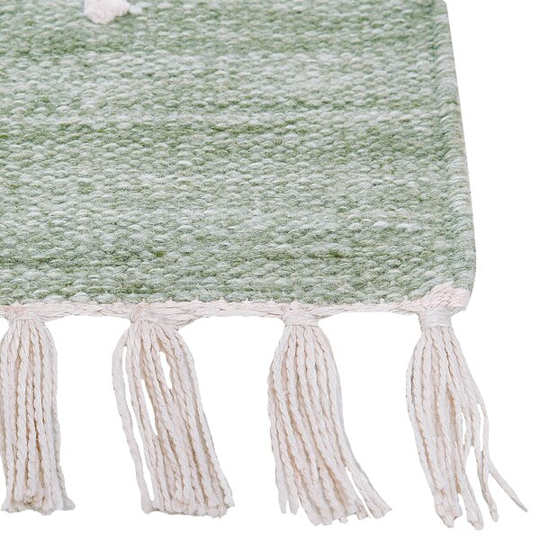 Koberec svetlozelený polyester 80 x 150 cm ručne tkaný obdĺžnikový abstraktný vzor so strapcami boho do interiéru a exteriéru