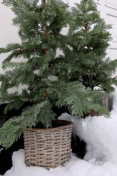 Zelený vianočný stromček Fleur s 80 LED svetielkami a košíkom – Ø 60*120 cm - Chic Antique