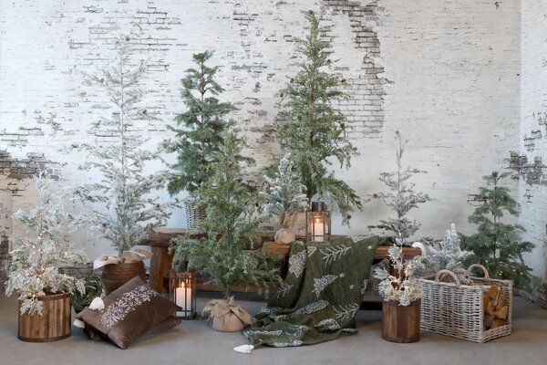 Zelený vianočný stromček Fleur s 80 LED svetielkami a košíkom – Ø 60*120 cm - Chic Antique