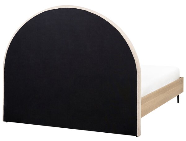 Posteľ béžová buklé svetlé drevo 140 x 200 cm čalúnené čelo MDF rám kovové nohy lamelový rošt moderný štýl spálňa