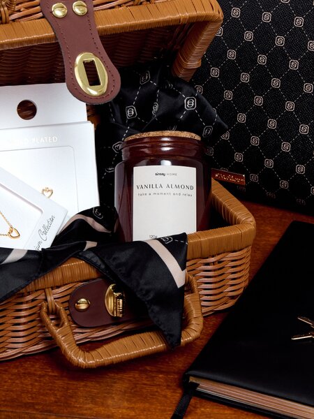 Sinsay - Sviečka Vanilla Almond - hnedá