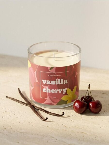 Sinsay - Voňavá sviečka Vanilla Cherry - lilavá