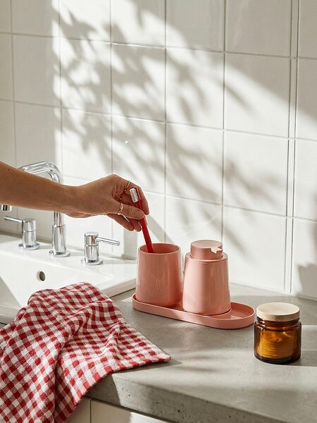 Sinsay - Kúpeľňová súprava: mydelnička, dávkovač mydla a držiak na zubné kefky - ružová