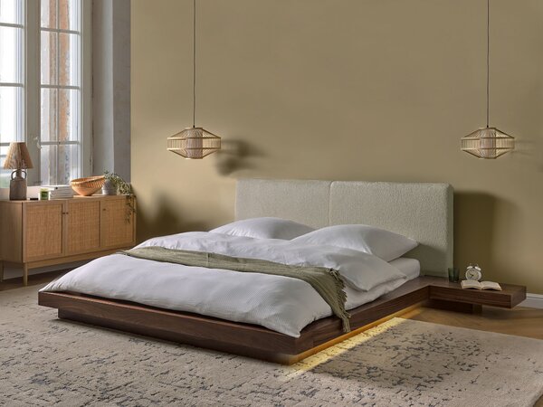 Posteľ v japonskom štýle hnedý jaseň 160 x 200 cm nízky drevený rám postele z MDF buklé čelo nočné stolíky LED osvetlenie