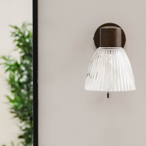 Nástenná lampa do kúpeľne Campden Antique Bronze