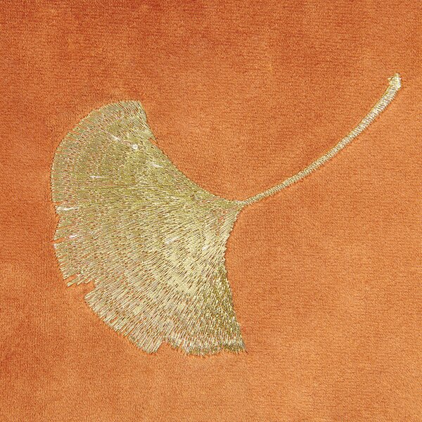 Sada 2 dekoratívnych vankúšov oranžová zlatá zamatová 45 x 45 cm potlač listov elegantný dizajn