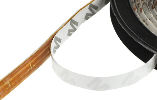 ECOLIGHT LED pásik - SMD 2835 - 5m - 60LED/m - 4,8 W/m - IP65 - studená biela