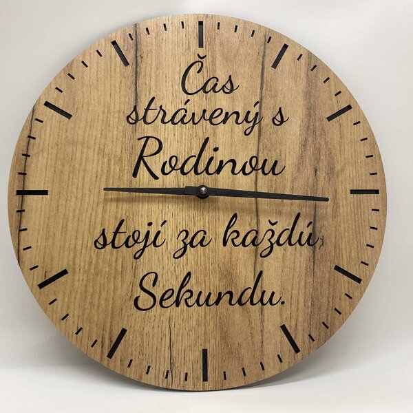 KMDESING | Drevené hodiny na stenu - Čas s rodinou