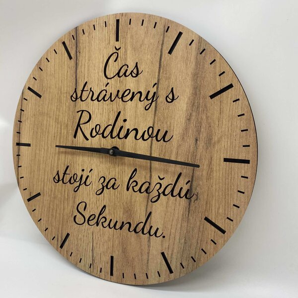 KMDESING | Drevené hodiny na stenu - Čas s rodinou