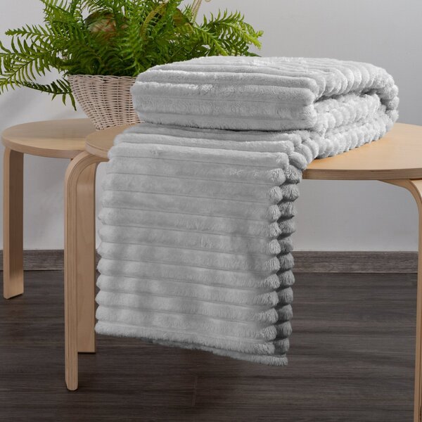 DEKA Z MIKROFLANELU SOFT 70X160 CM STRIEBORNÁ