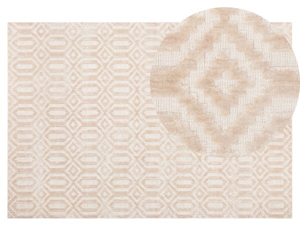 Koberec béžový viskózový 140 x 200 cm s geometrickým vzorom ručne tkaný obývacia izba spálňa