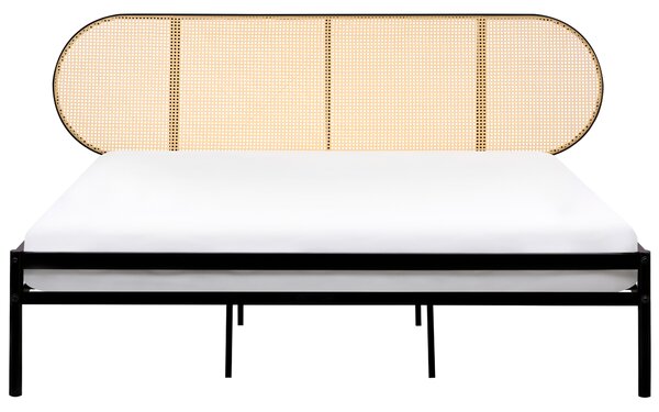 Posteľ čierna železo kovový rám 180 x 200 cm lamelový rošt PE ratan viedenský výplet s čelom moderný boho štýl spálňa