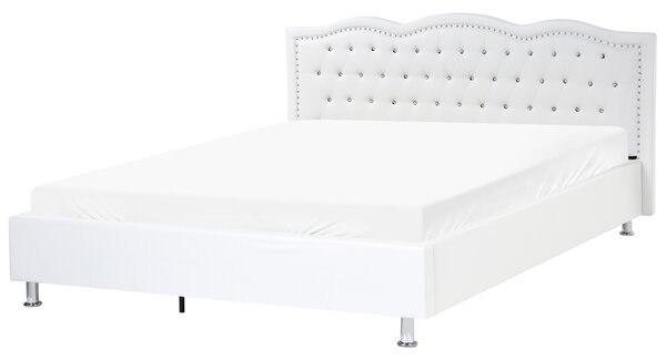 Posteľ biela umelá koža 180 x 200 cm s úložným priestorom prešívané čelo s gombíkmi moderný glamour štýl spálňa