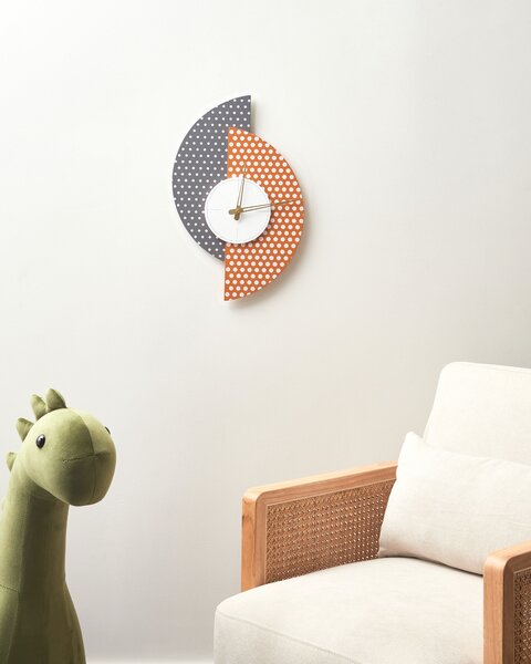 Nástenné hodiny sivá oranžová MDF kov 29 x 47 cm nepravidelný tvar dizajn bez čísel moderný štýl obývacia izba