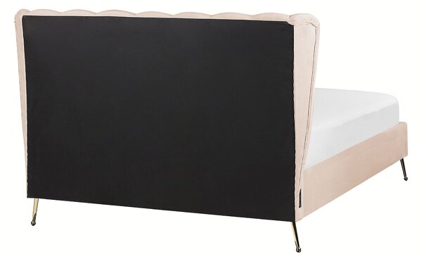 Posteľ béžová zamatové čalúnenie 140 x 200 cm zlaté kovové nohy prešívané čelo s USB portom moderný glamour štýl spálňa