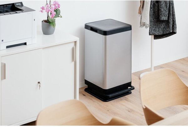 Nášľapný plastový odpadkový kôš v striebornej farbe 80 l Tokyo – DEA HOME