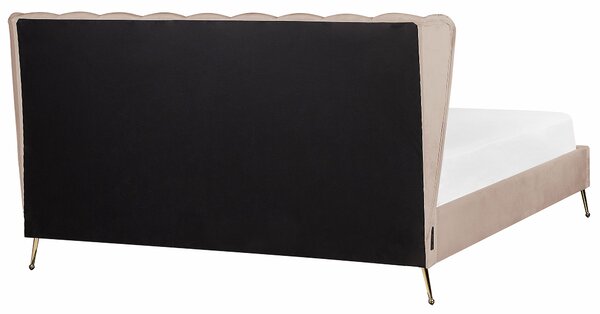 Posteľ sivobéžová zamatové čalúnenie 180 x 200 cm zlaté kovové nohy prešívané čelo s USB portom moderný glamour štýl spálňa