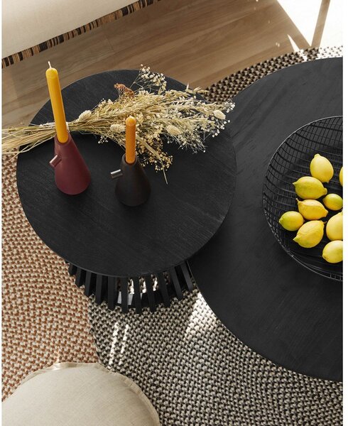 Čierny konferenčný stolík z teakového dreva Kave Home Irune, ⌀ 80 cm