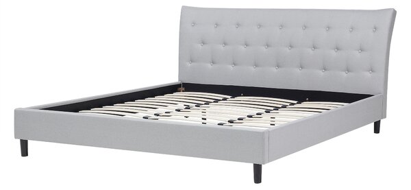 Posteľ svetlosivá látkové čalúnenie 180 x 200 cm prešívané čelo s gombíkmi v štýle Chesterfield lamelový rošt drevené nohy moderný štýl spálňa